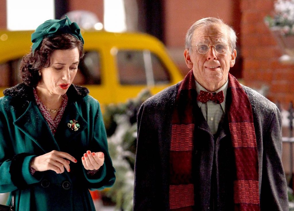 ¬©BAUER-GRIFFIN.COM Ben Siller and Kristen Wiig are aged with makeup as they film a snowy outdoor Christmas scene for 'The Secret Life of Walter Mitty' in the West Vilage. NON-EXCLUSIVE June 14, 2012 Job: 120614H4 New York, New York www.bauergriffin.com www.bauergriffinonline.com